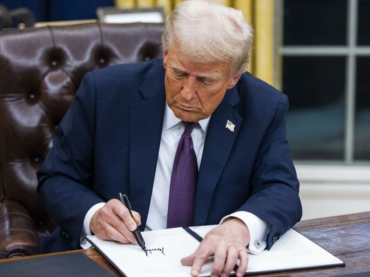 Trump Signs Executive Order On TikTok Deal, Conditions Applied