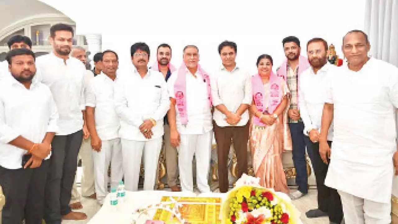 Big Boost for BRS: Senior Congress, TDP Leaders Switch Sides; Praise KTR’s Dynamic Leadership