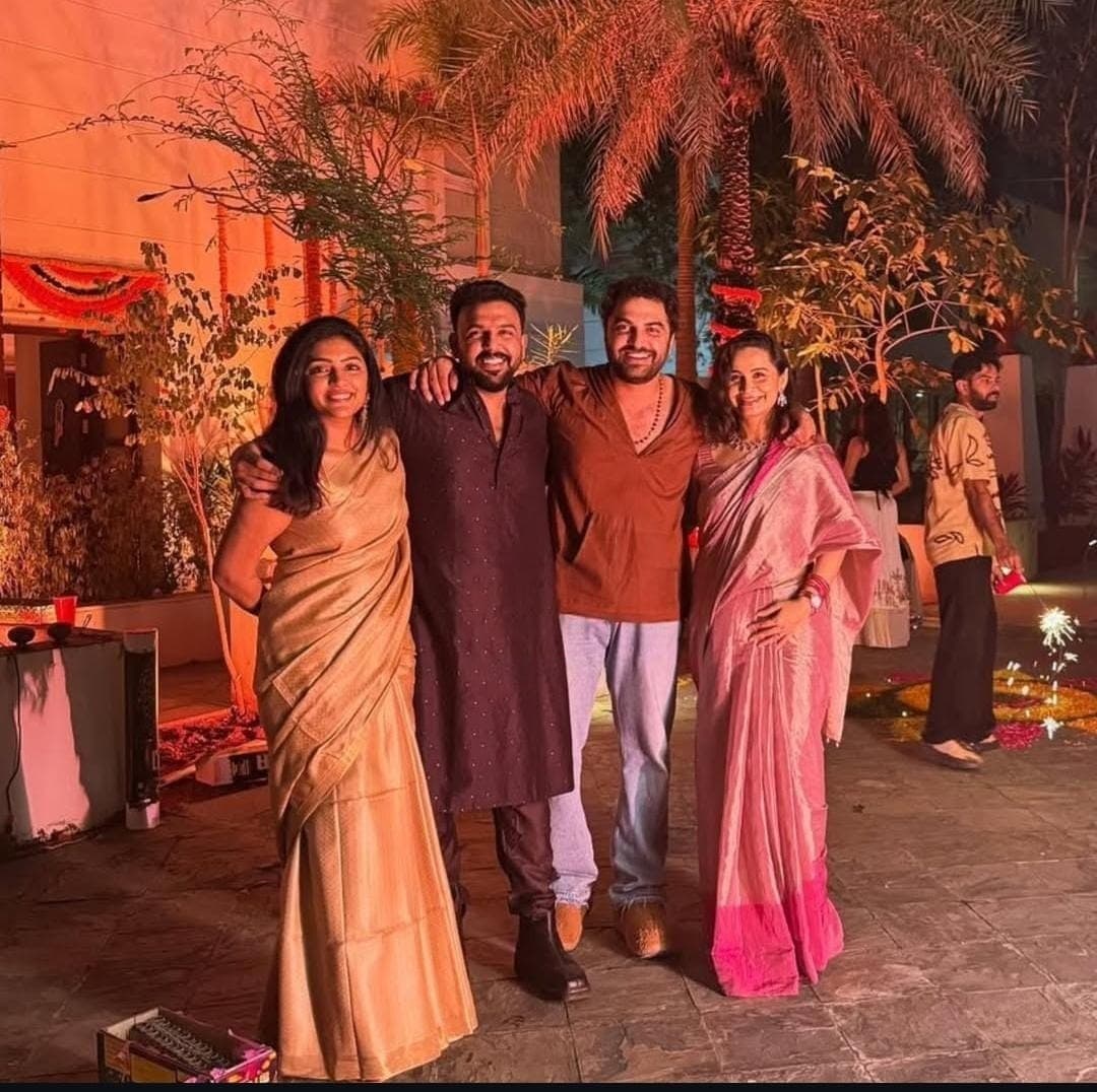 Esha Rebba is reportedly going to marry a star director… after he divorced his first wife!