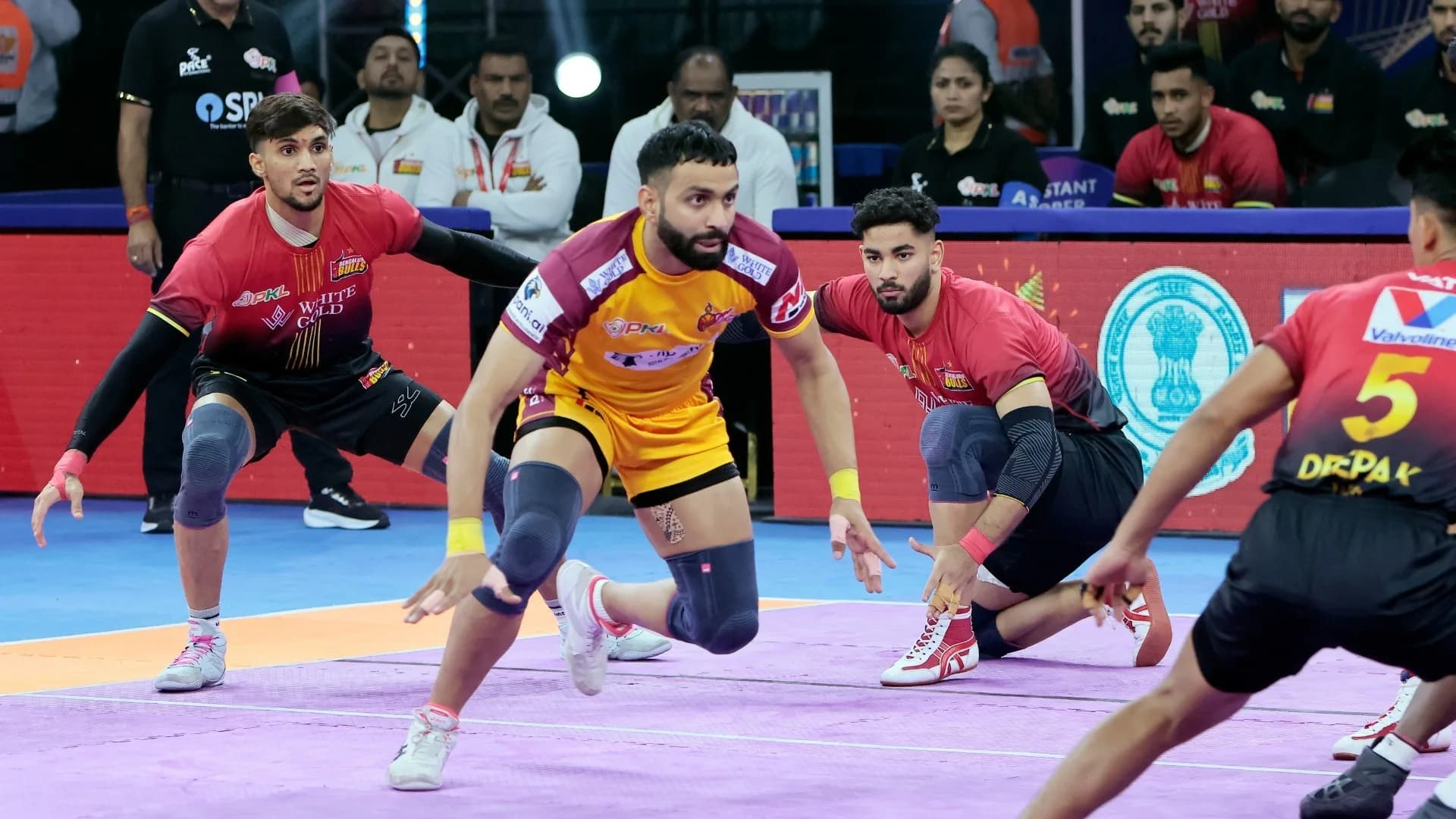Telugu Titans Enter Eliminator 3 After Stunning Win Over Bengaluru Bulls!