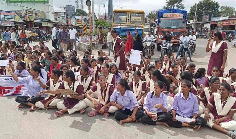 Tension in Shadnagar: Students Protest Against Principal’s Misconduct, Clash with Woman Constable