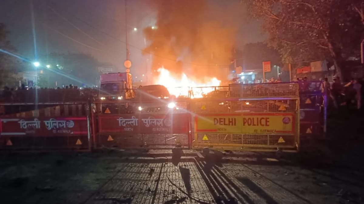 Major Blast Near Red Fort - What Really Happened in Delhi Today?