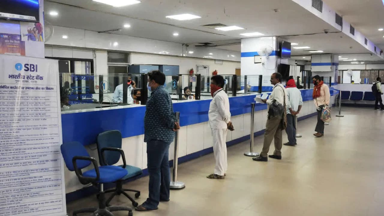 18 Bank Holidays in December… Will Online Services Be the Lifeline?