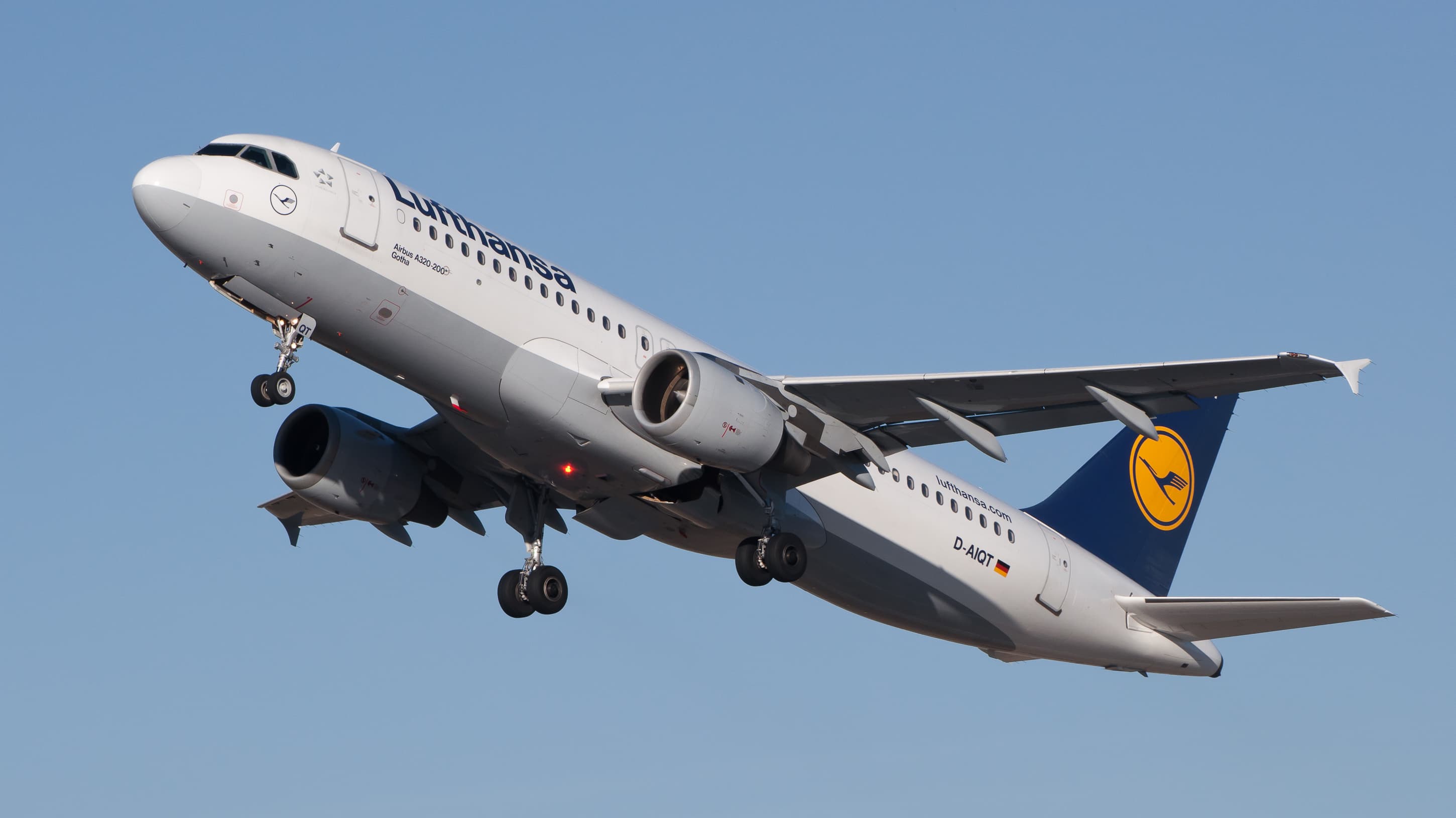 Technical Glitch in Airbus A320 Aircraft; Nearly 6,000 Flights Affected