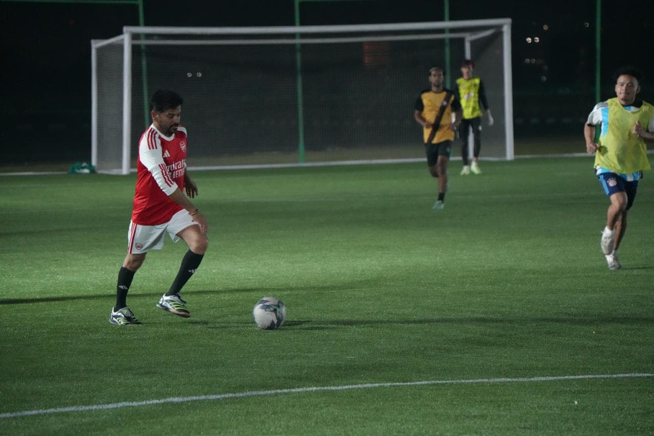 CM continues football practice on Day 2 !