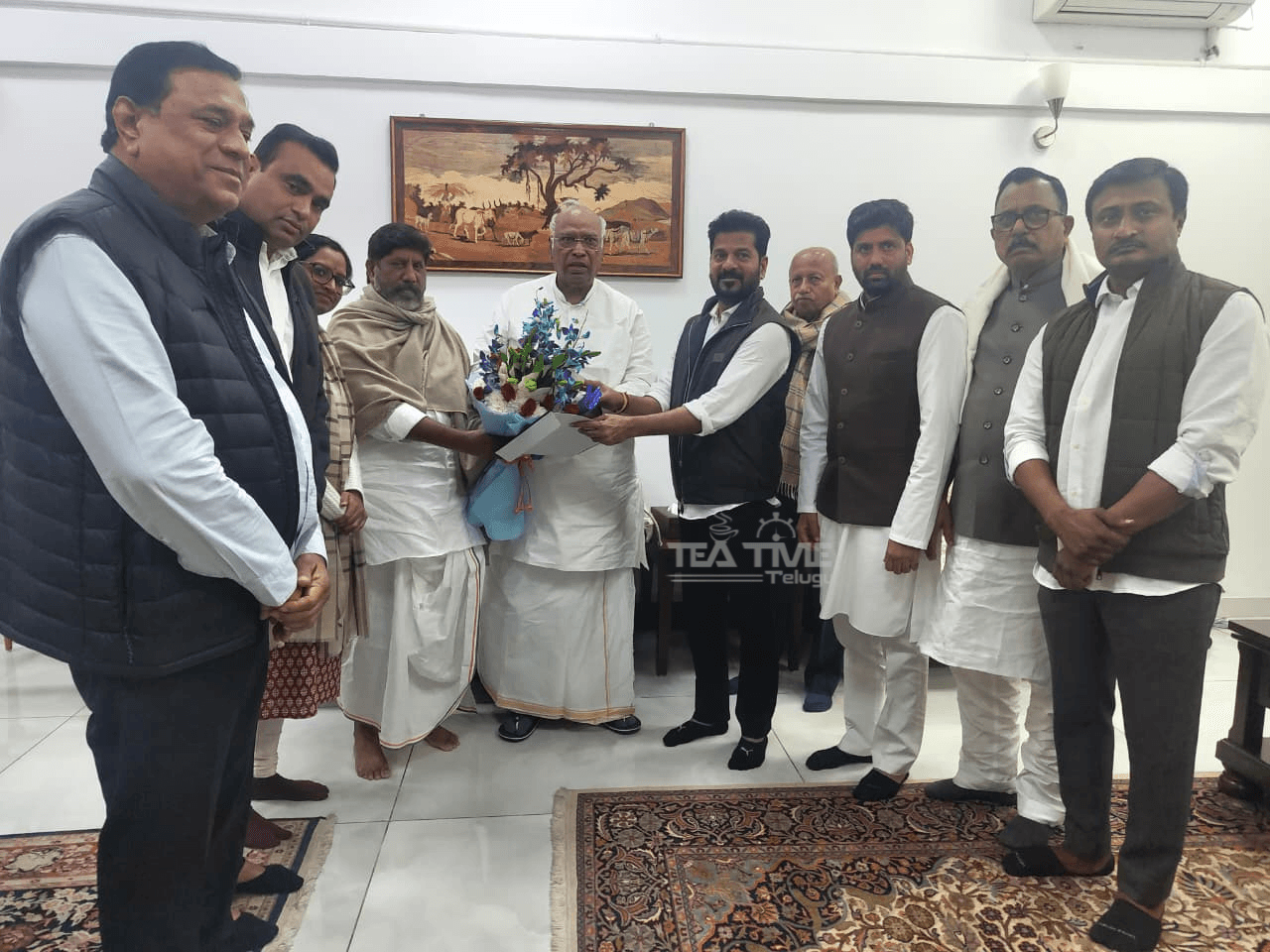 Attend the Global Summit. The Chief Minister and Deputy Chief Minister extended an invitation to AICC President Kharge