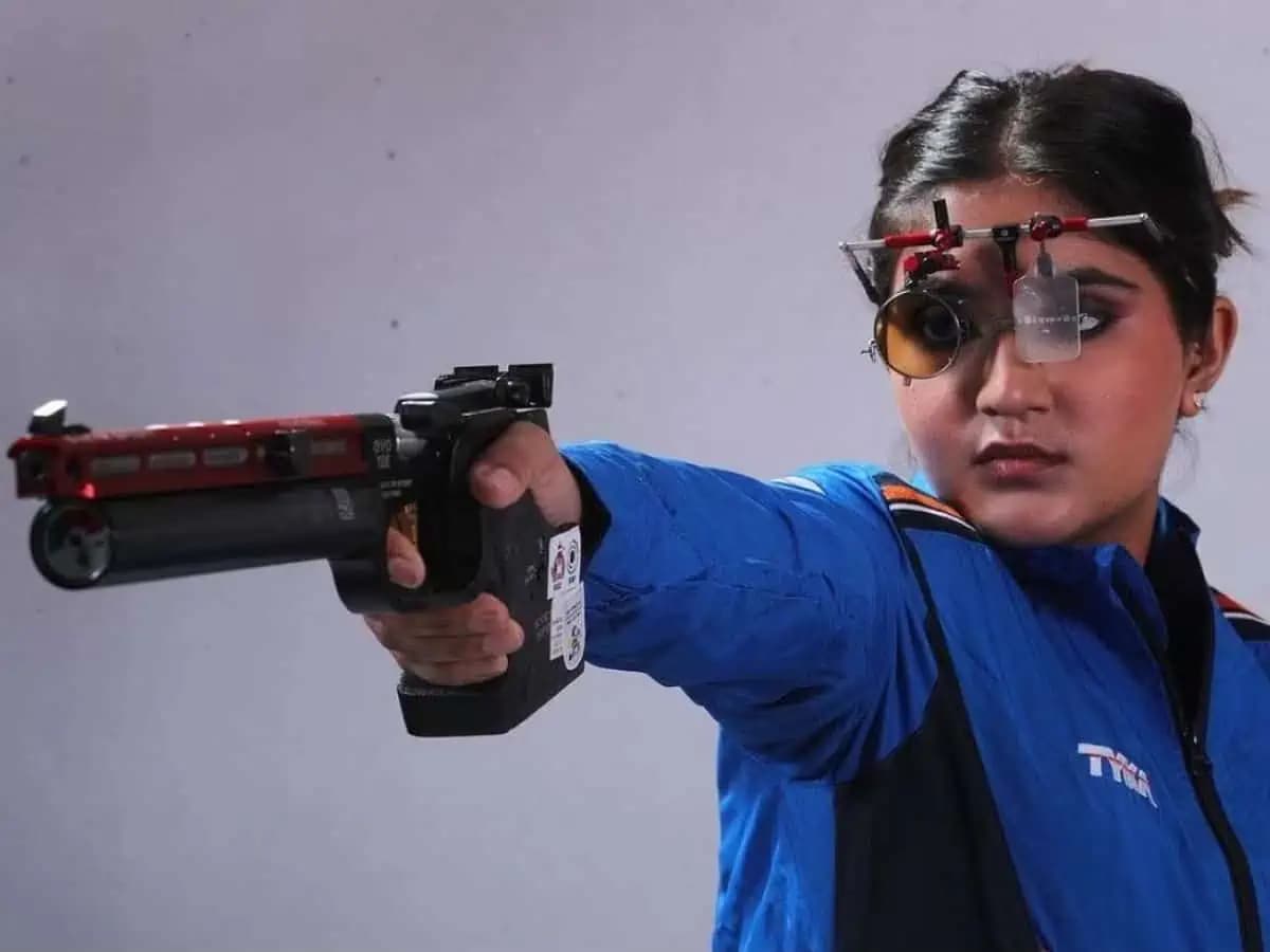 Hyderabad player Isha Singh in the finals of the Shooting World Cup