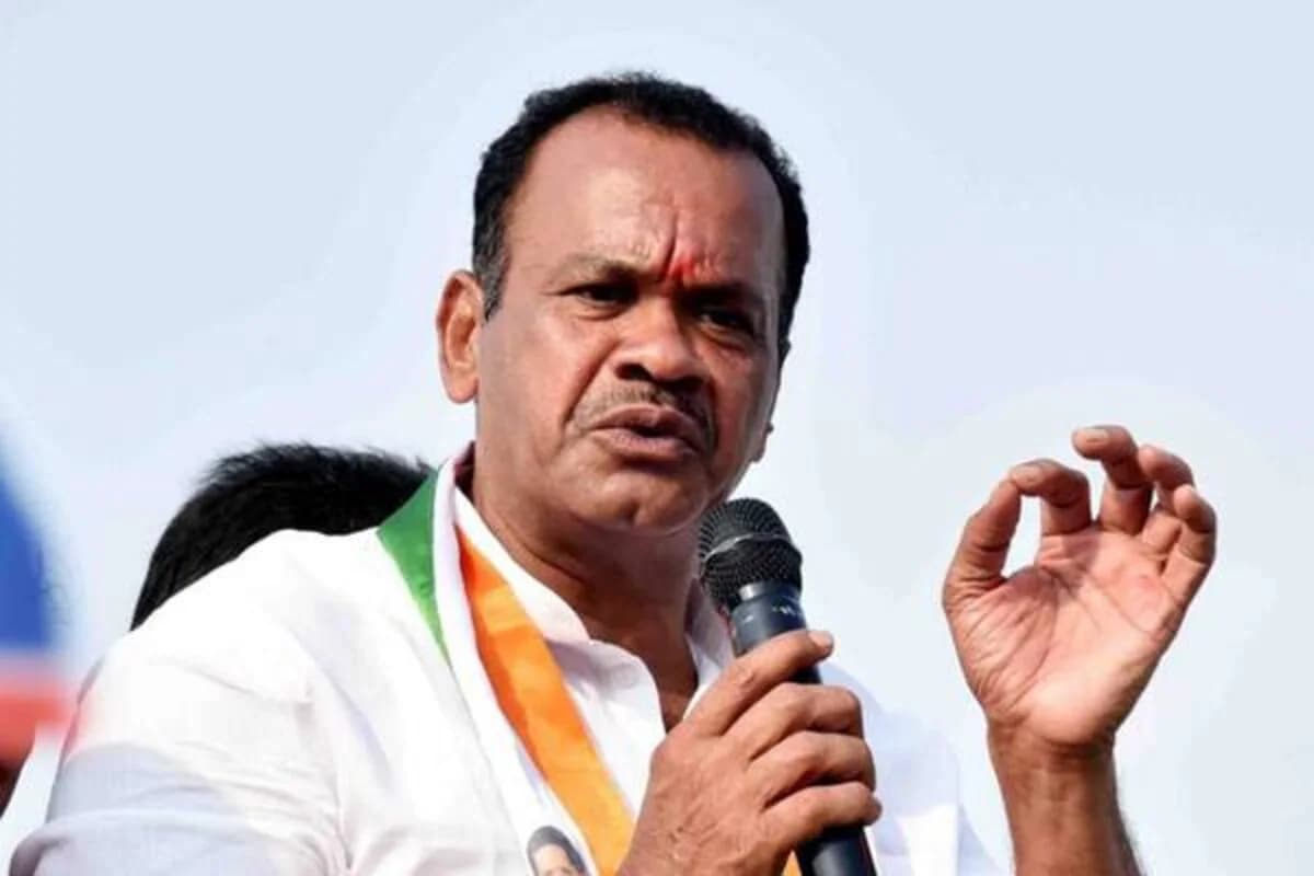 Telangana Cinematography Minister Komatireddy Venkat Reddy makes sensational comments on ticket hikes!