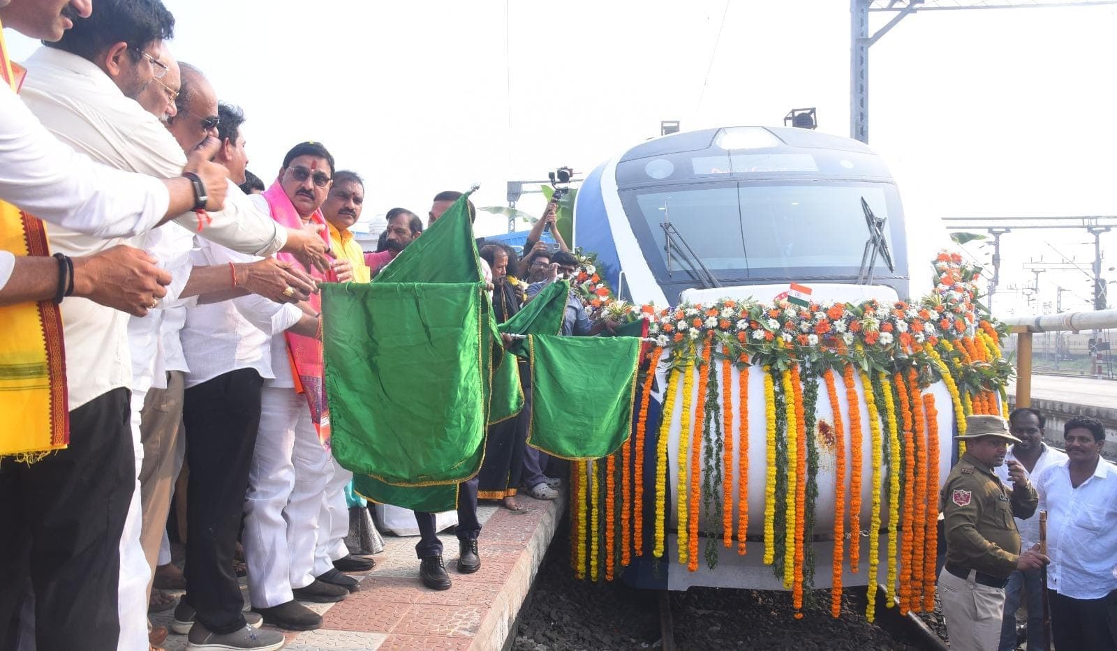 Chennai–Vijayawada Vande Bharat Train Extended Up To Narasapuram, Flagged Off By Union Minister Varma