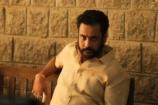 Shivaji Breaks Silence on Heroines Dressing Controversy