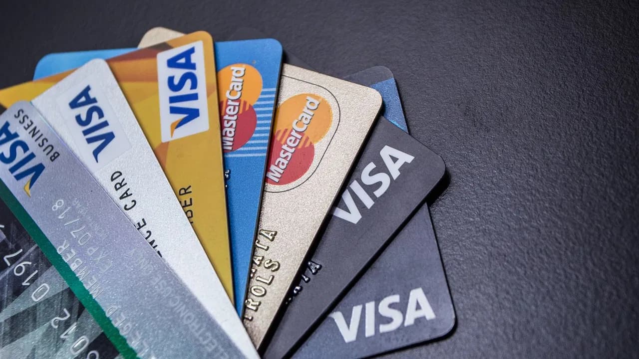 Credit Card Safety Alert: Simple Mistakes That Can Put Your Money at Risk