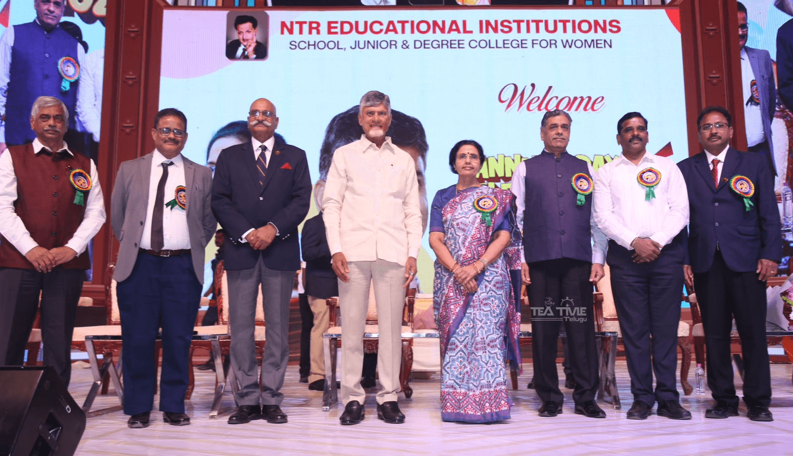 CM Chandrababu Naidu Guides Students with a Vision for 2047