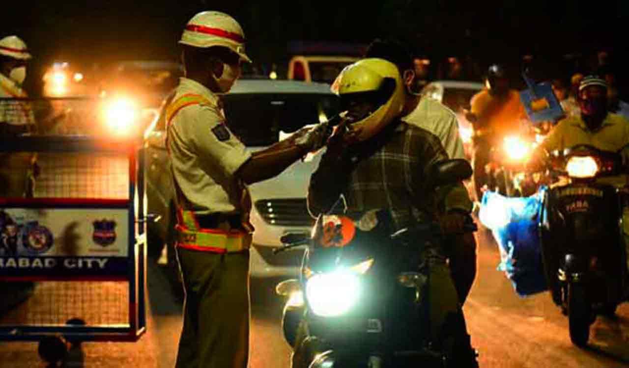 Hyderabad Registers 404 Drunk & Driving Cases in Two-Day Traffic Inspections