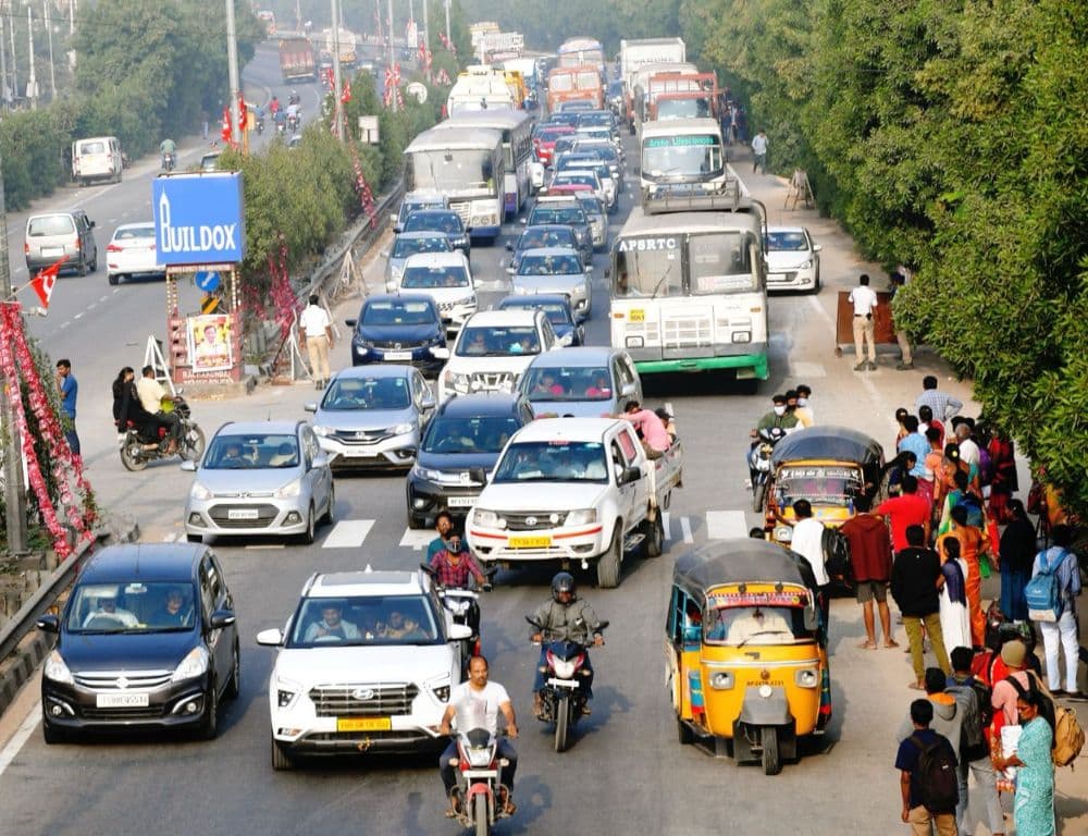 Impact of Amavasya sentiment: Slow vehicular movement on Vijayawada-Hyderabad highway