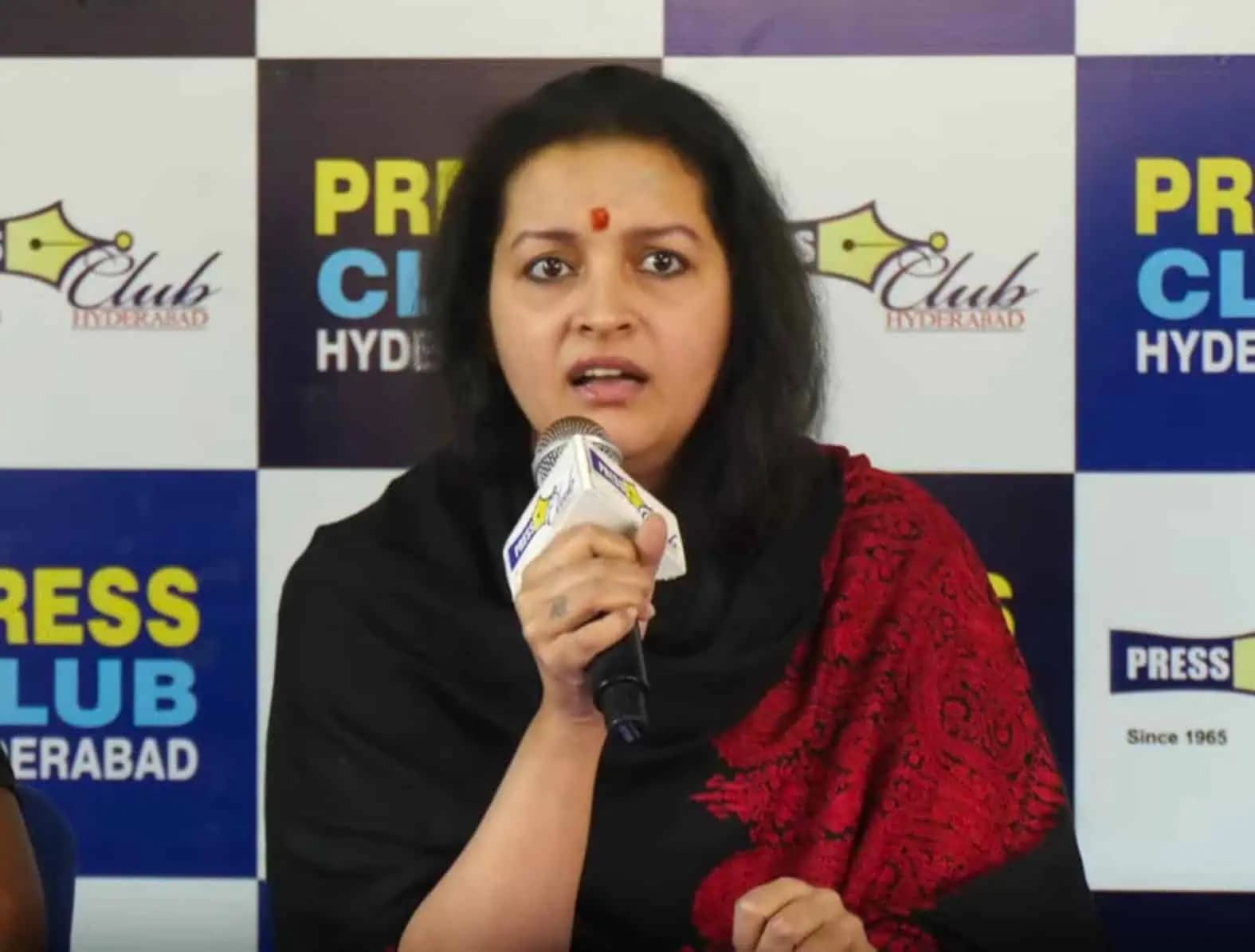 Actress Renu Desai Slams the Trollers..