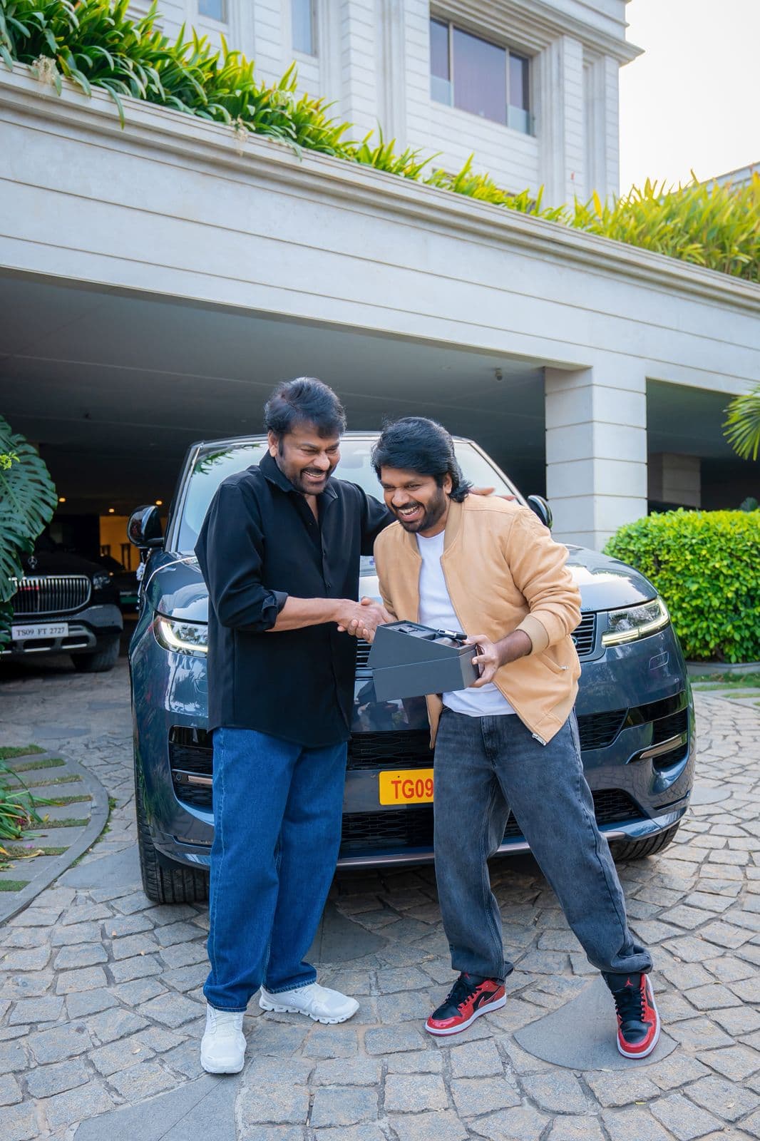 Chiranjeevi Gifts Range Rover Sport to Director Anil Ravipudi!