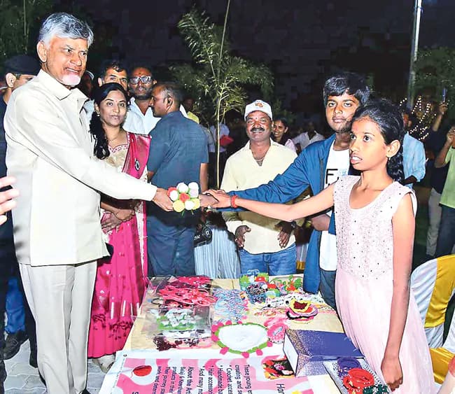 Students should take steps towards innovation: CM Chandrababu