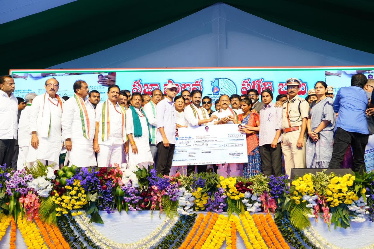 Rs. 1 Crore Ex-Gratia For Brave Constables’ Families !