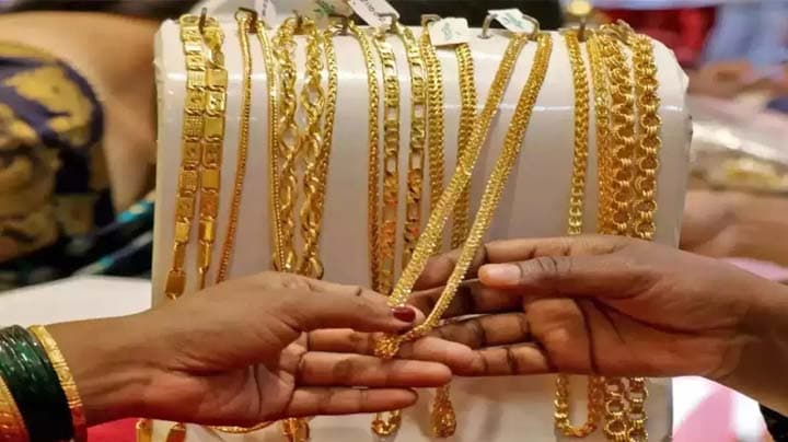 Gold and Silver Prices Decline Sharply in a Single Day