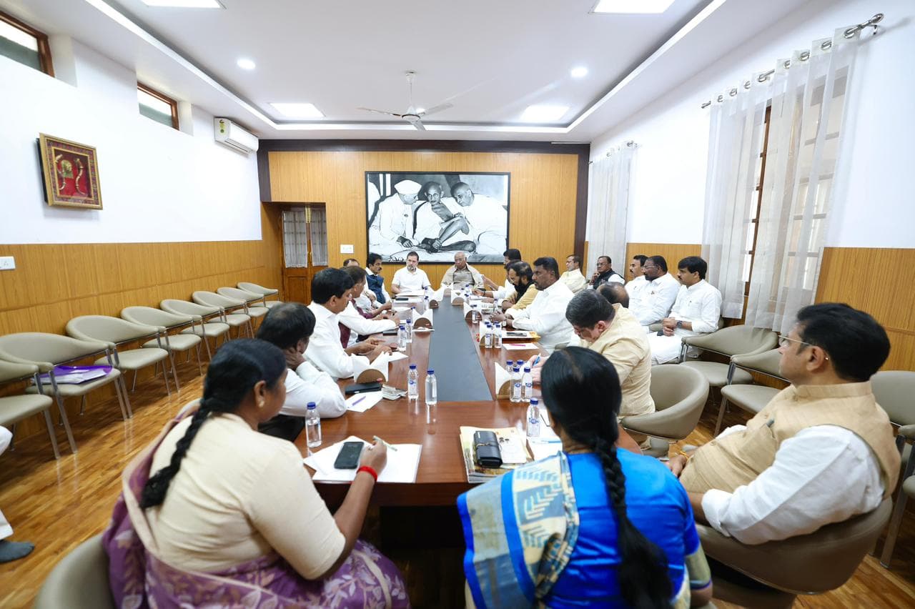 Rahul Gandhi and Kharge meet Telangana CM and Ministers