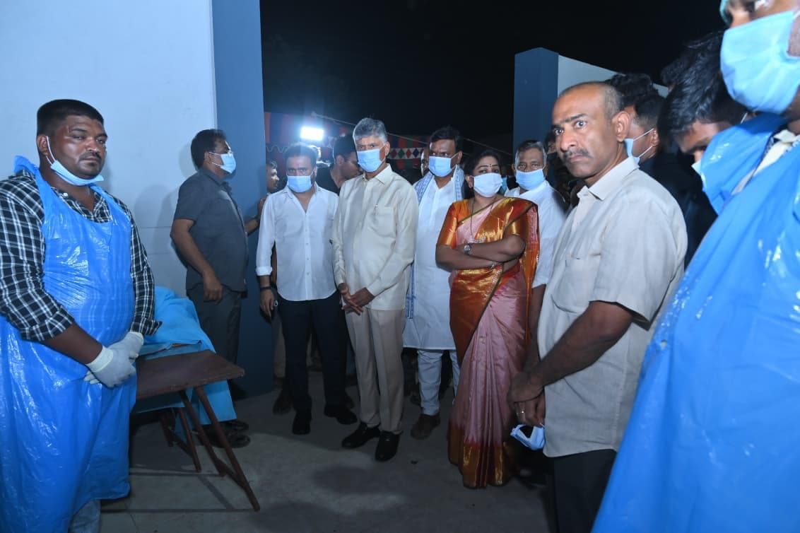 Vetlapalem Tragedy: CM Chandrababu Naidu Consoles Families of the Deceased