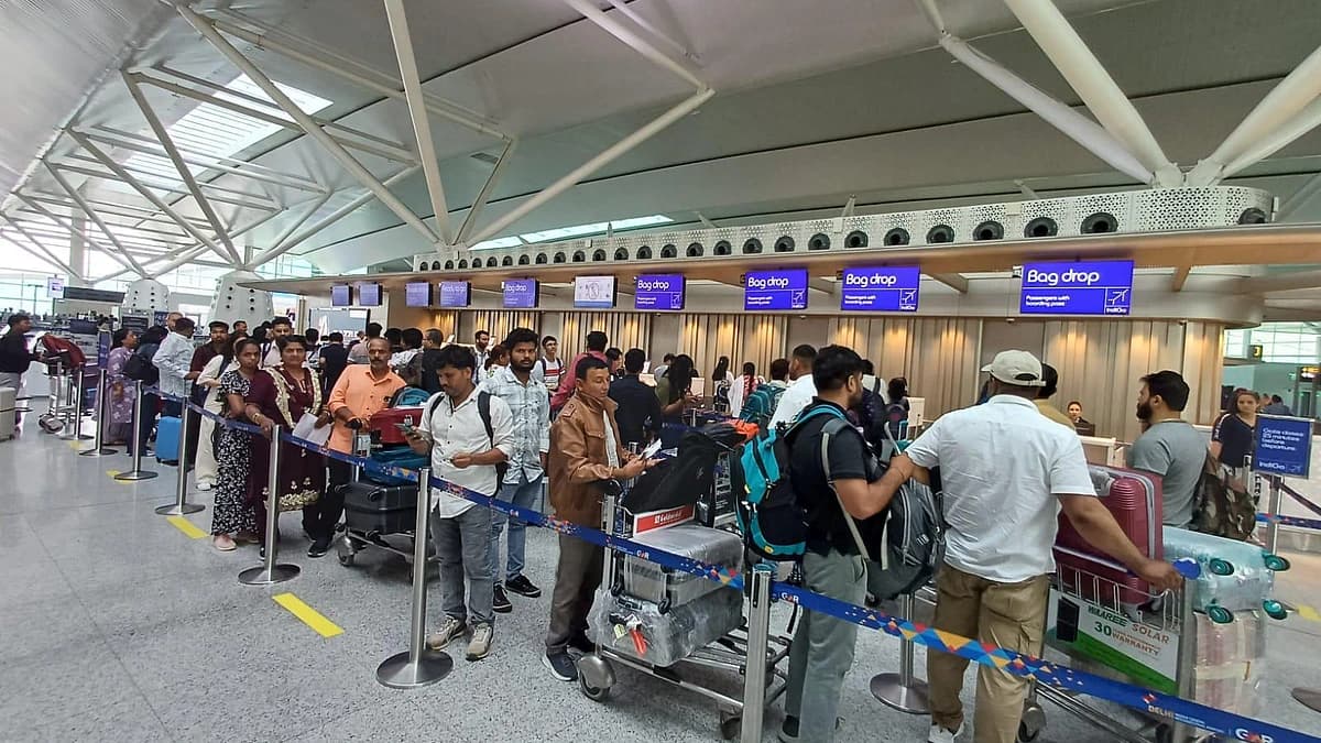 Over 100 Flights Cancelled at Delhi Airport