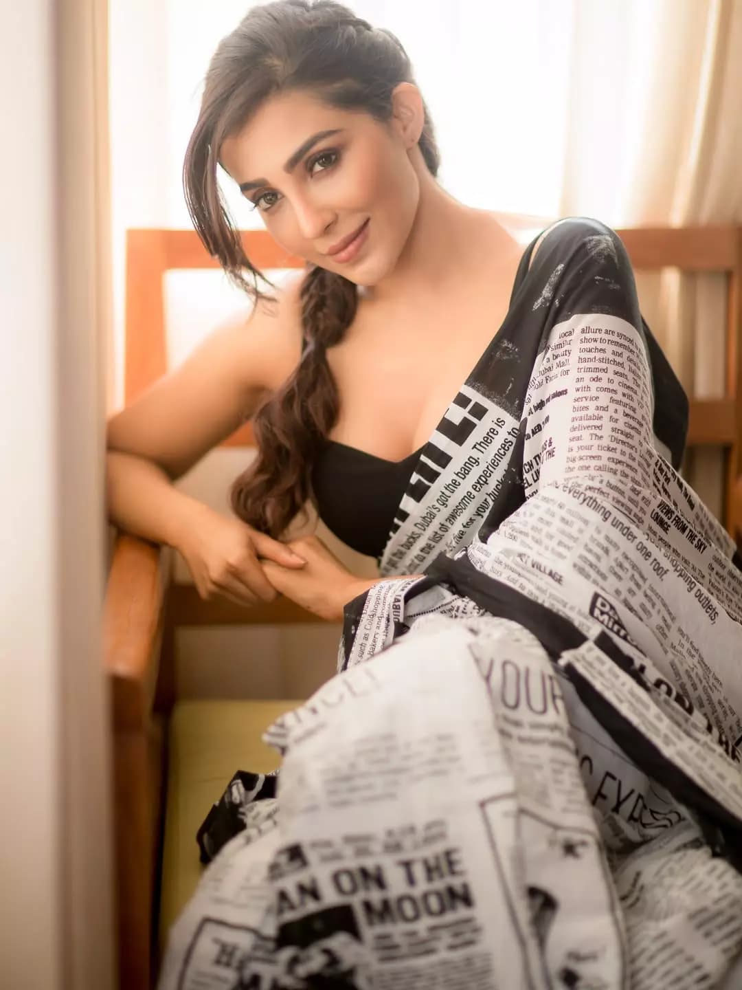 Parvati Nair looks stunning in a stylish saree