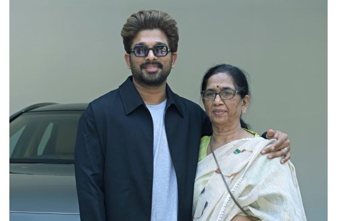 Allu Arjun Gifts Costly Car to His Mother