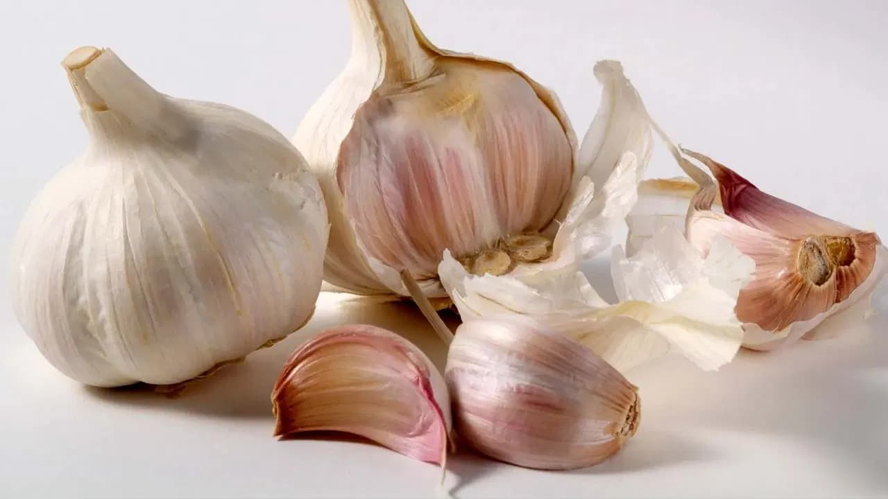 Doctors Recommend Consuming One Clove of Garlic Daily