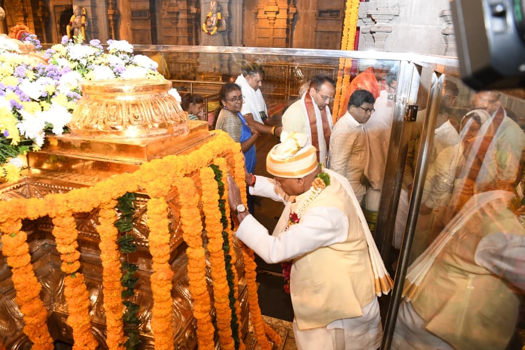 Telangana Governor Visits Yadadri Temple !