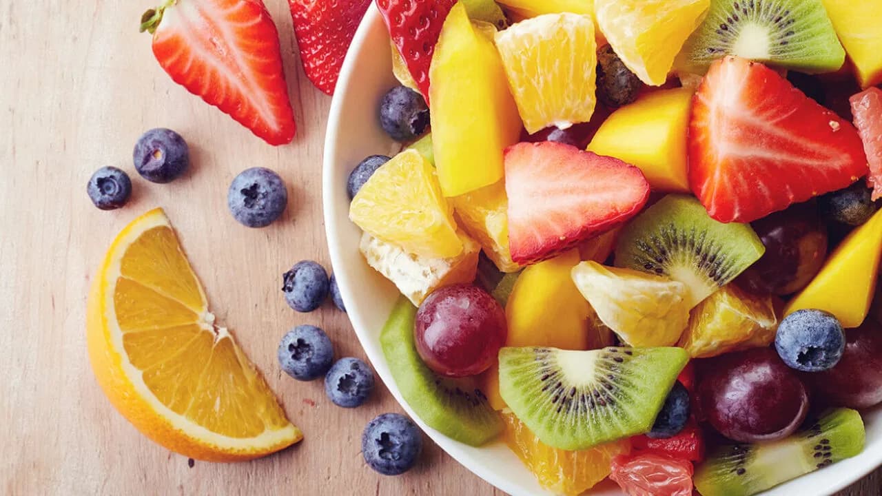 This Is the Biggest Mistake People Make While Eating Fruits, Say Doctors