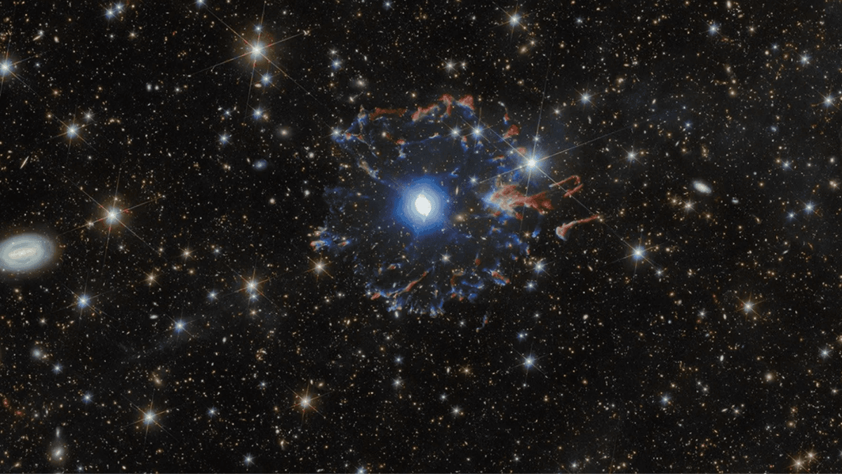 Stunning Image Of Cat’s Eye Nebula Revealed !