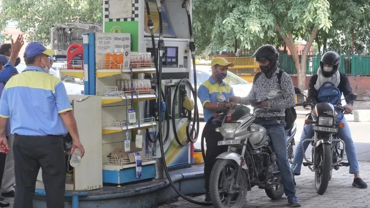 Adequate Stock of Petrol and Diesel Available in the Country, Says Centre