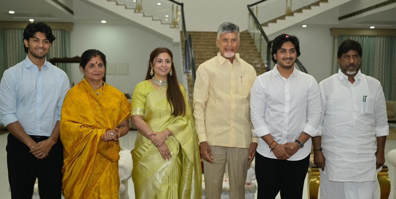 Chandrababu Naidu Blesses Newlywed Couple at Praja Bhavan in Hyderabad