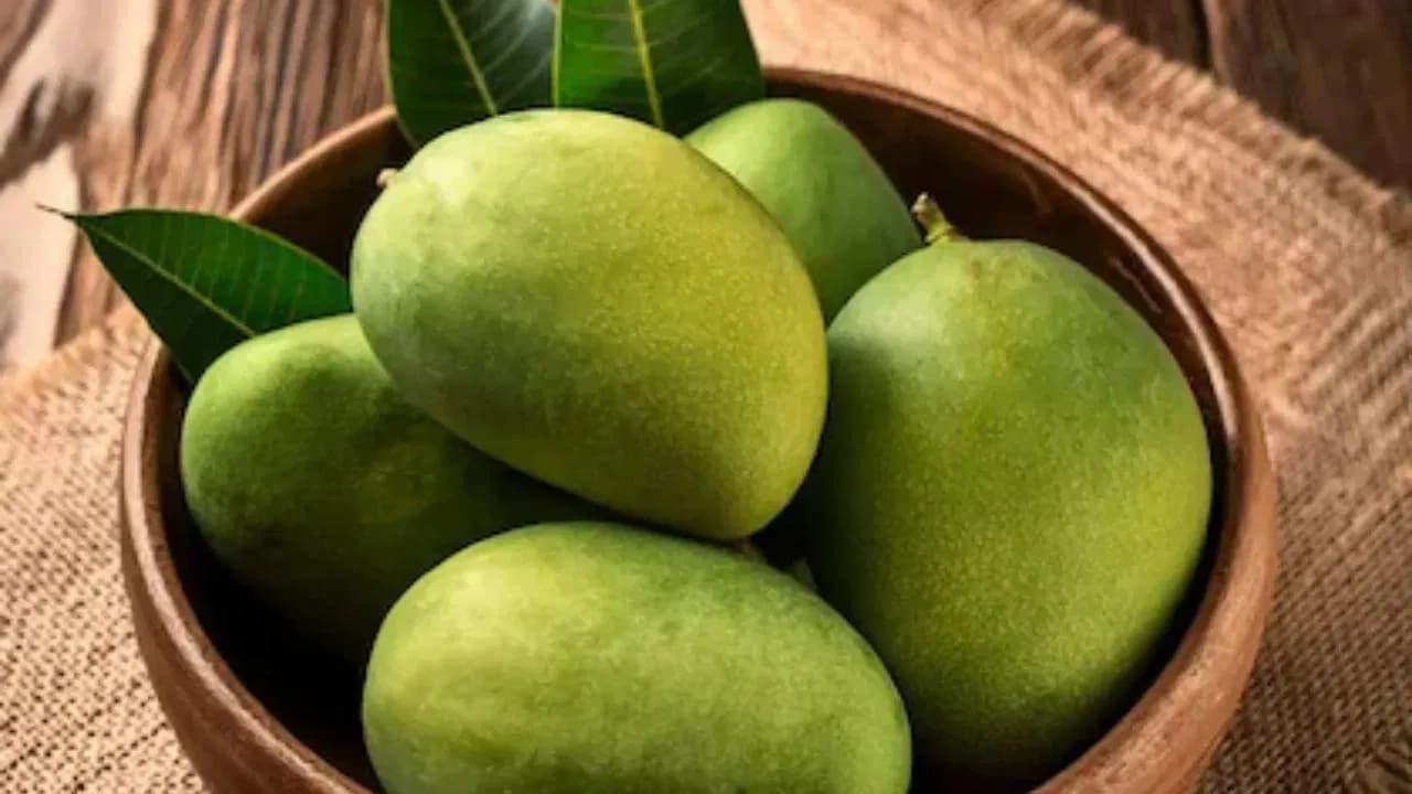 Raw Mango Helps Protect Against Heatstroke: Health Tips Recommended by Doctors