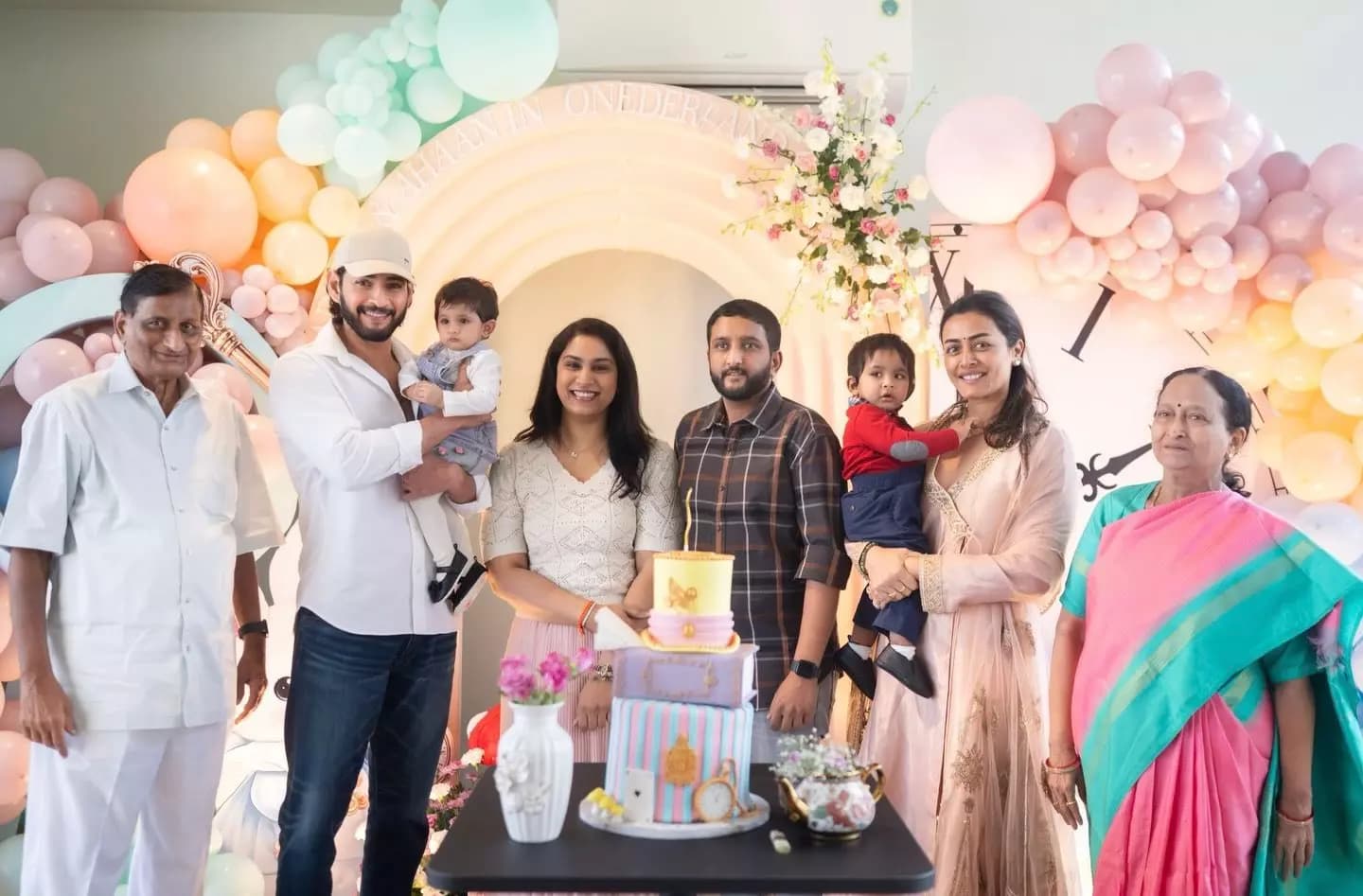 Superstar Mahesh Babu Joins Grand Family Birthday Bash!