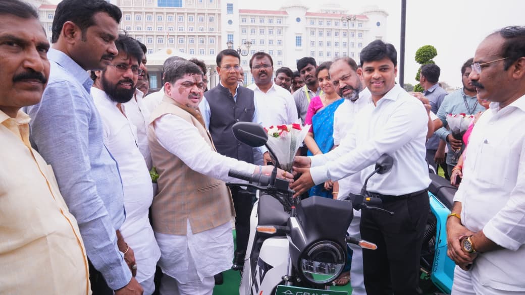 Incentives for Government Employees for EV Vehicles: Minister Ponnam Prabhakar