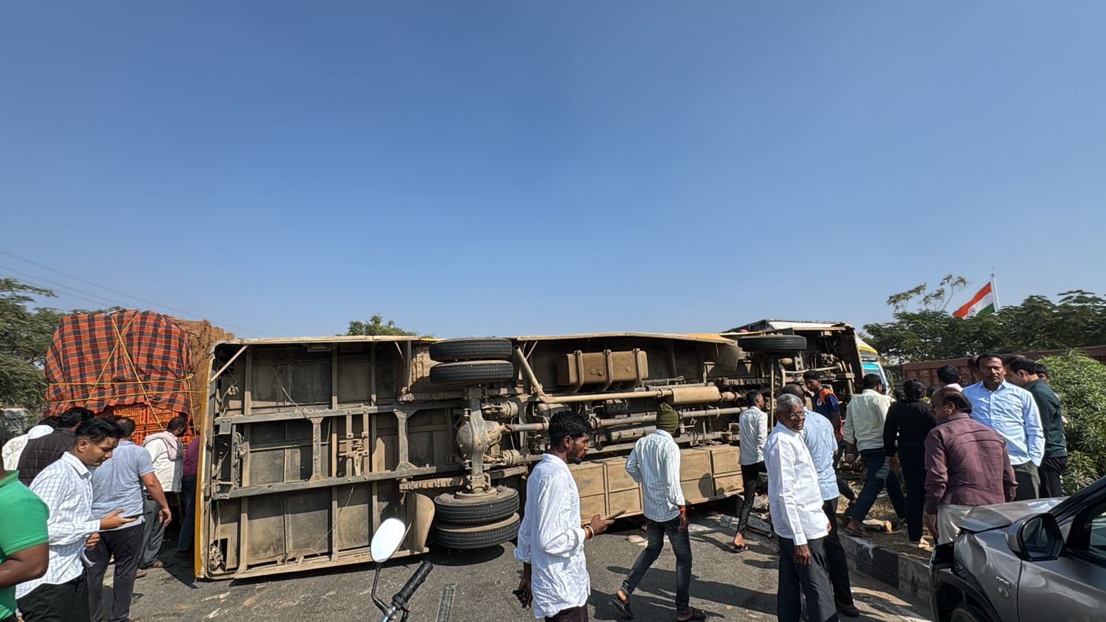 School bus overturns in Shamshabad, several students injured!