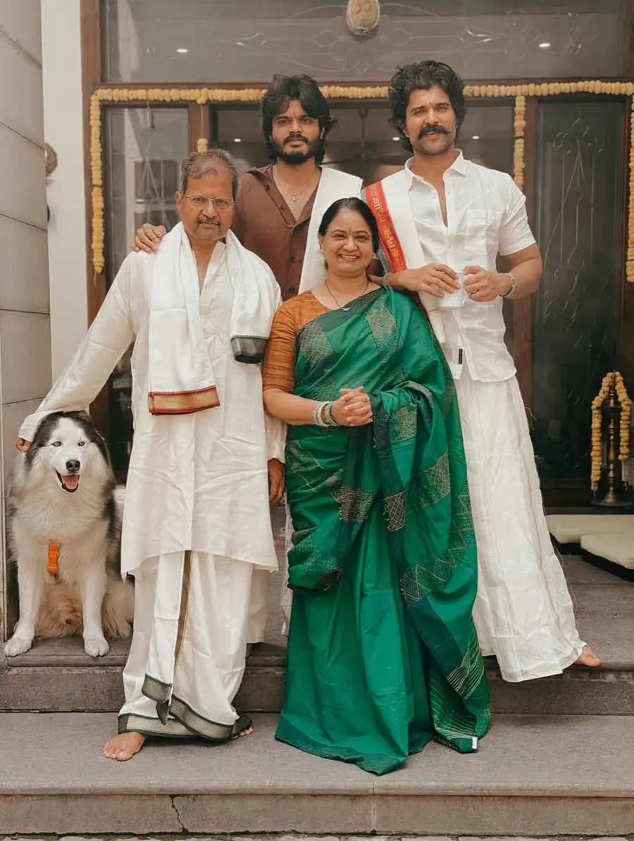 Roudy Star shines in traditional attire – is this his last Sankranti as a bachelor?